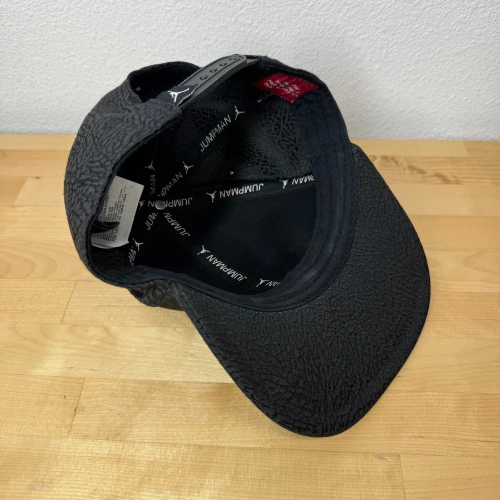 Jordan Youth Black Elephant Print Snapback Hat Gold Jumpman Logo 1623-429 316